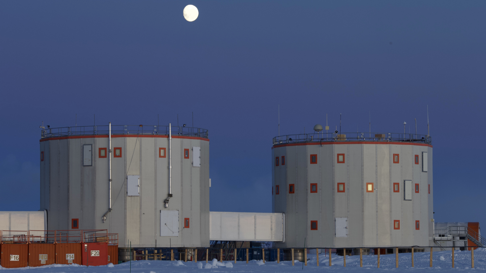 In Antarctic isolation, more contact did not always mean better teamwork